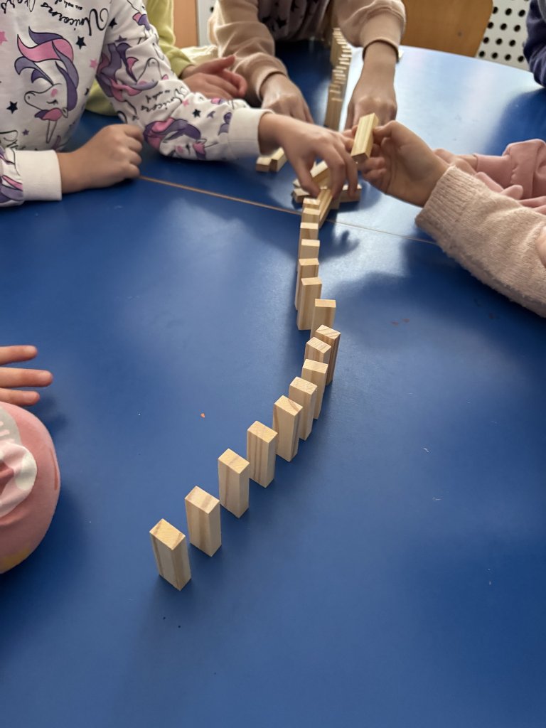Lekcja ciszy metodą Montessori